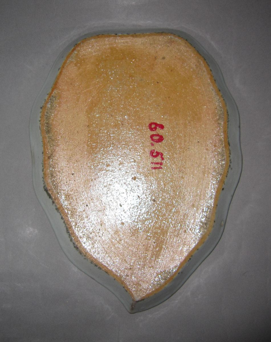 1960.0511 Porcelain plate underside