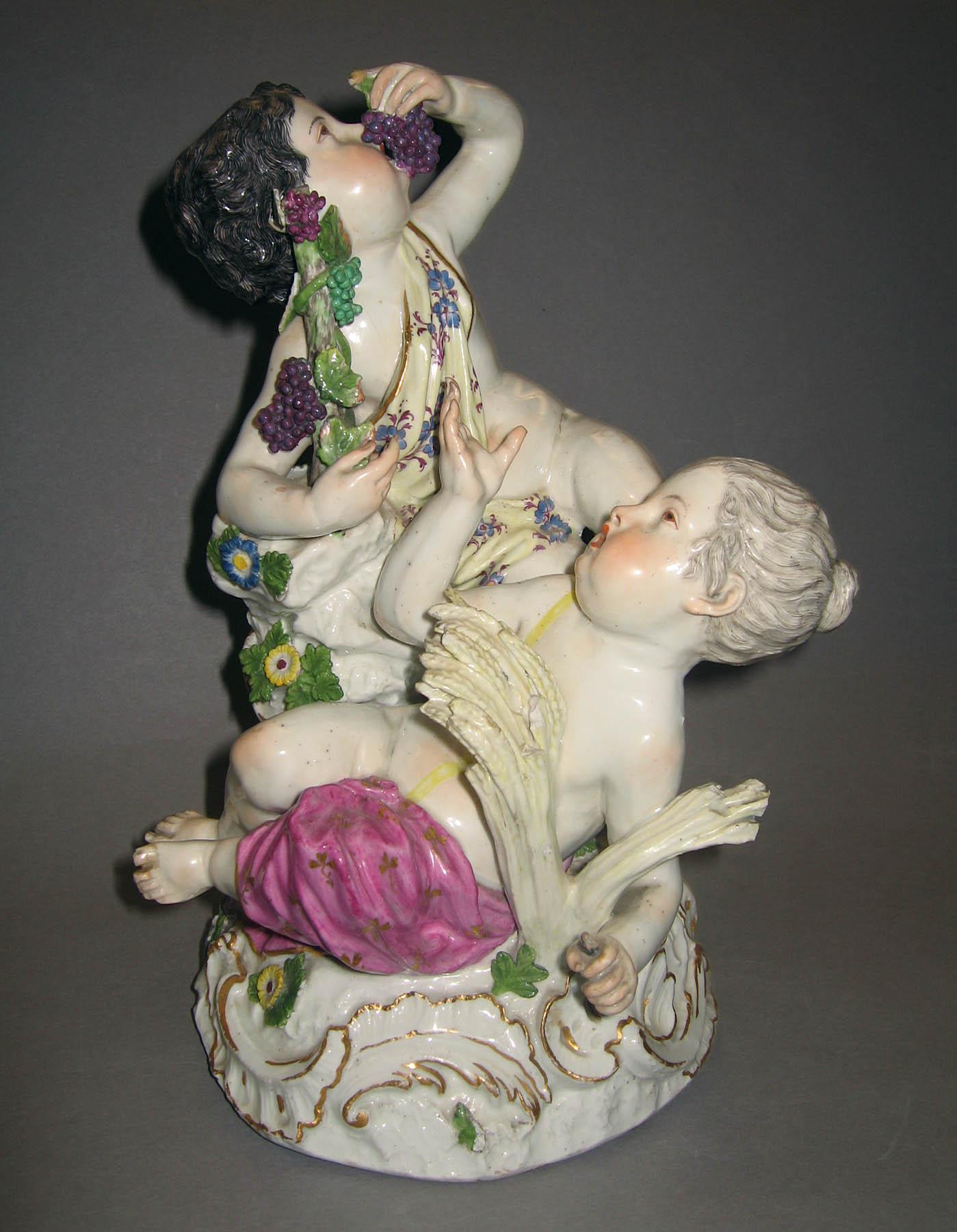 1960.0513 Porcelain figure group