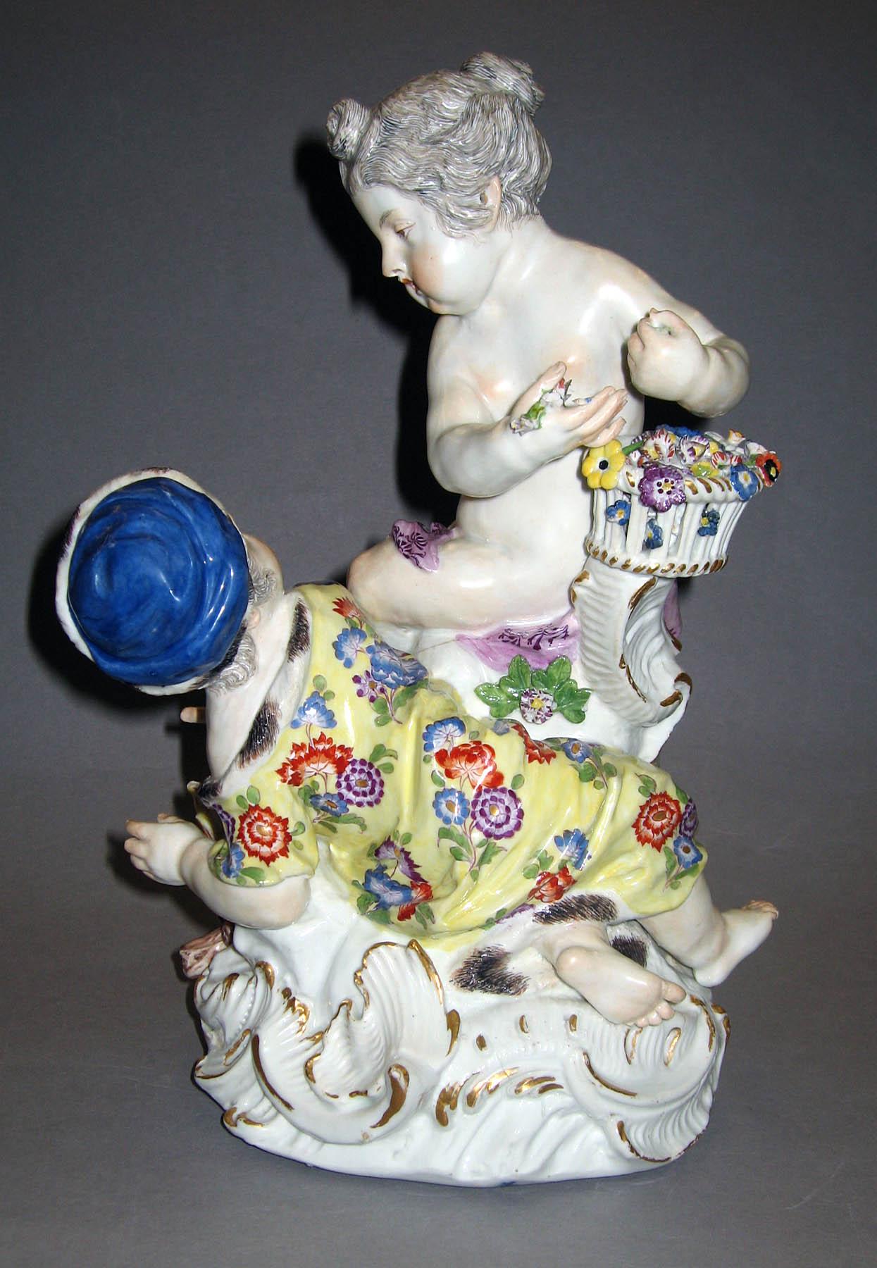1960.0514 Porcelain figure group (reverse)
