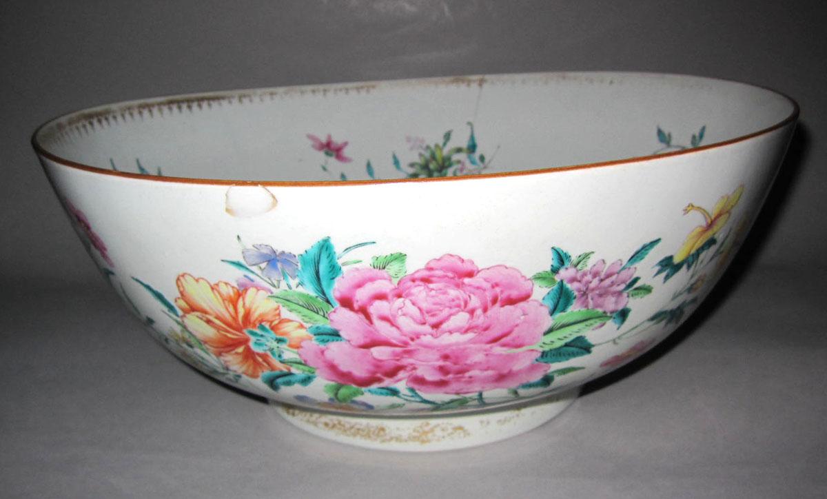 1960.0516 Porcelain punch bowl