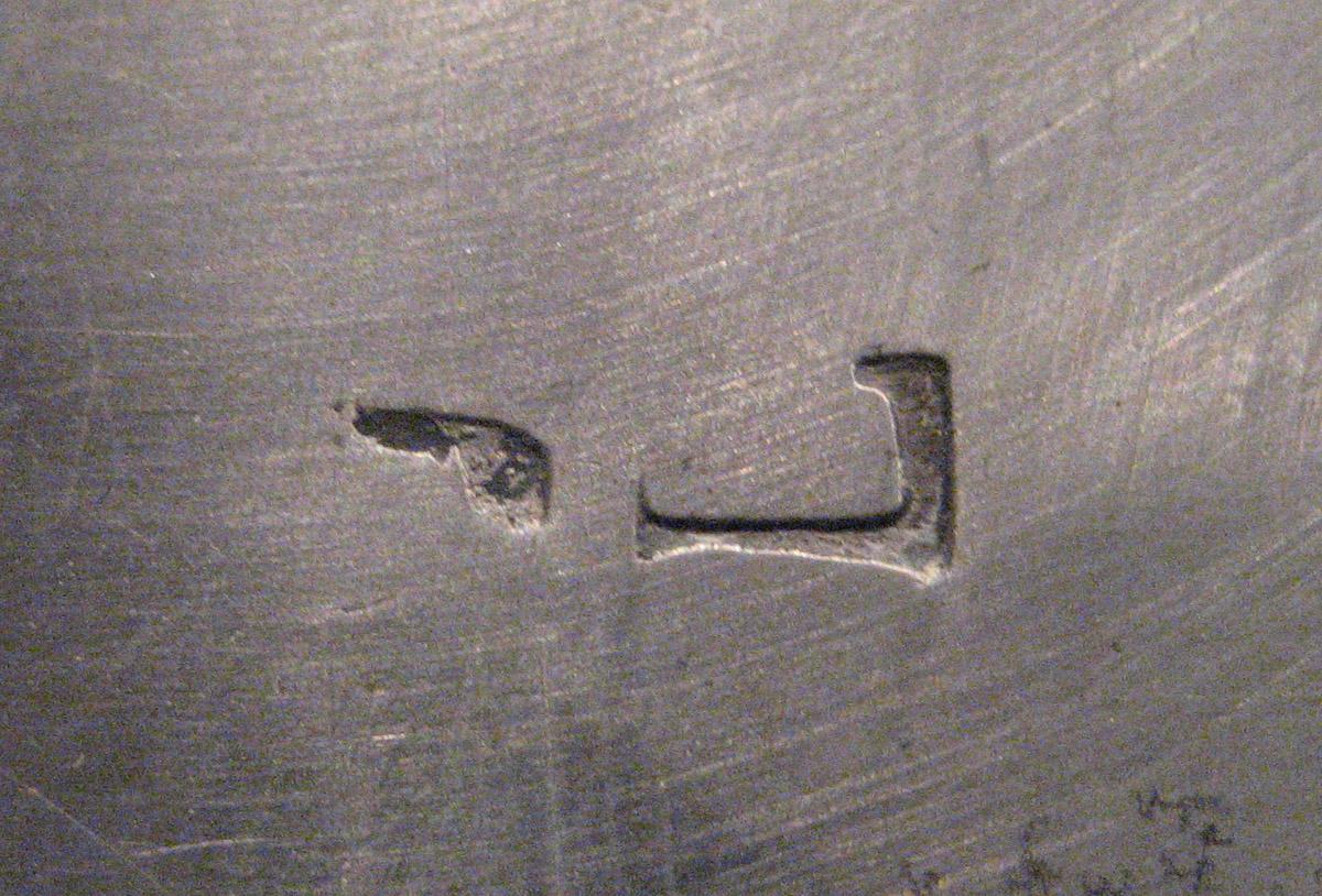 1954.0079.046 Knife (mark)