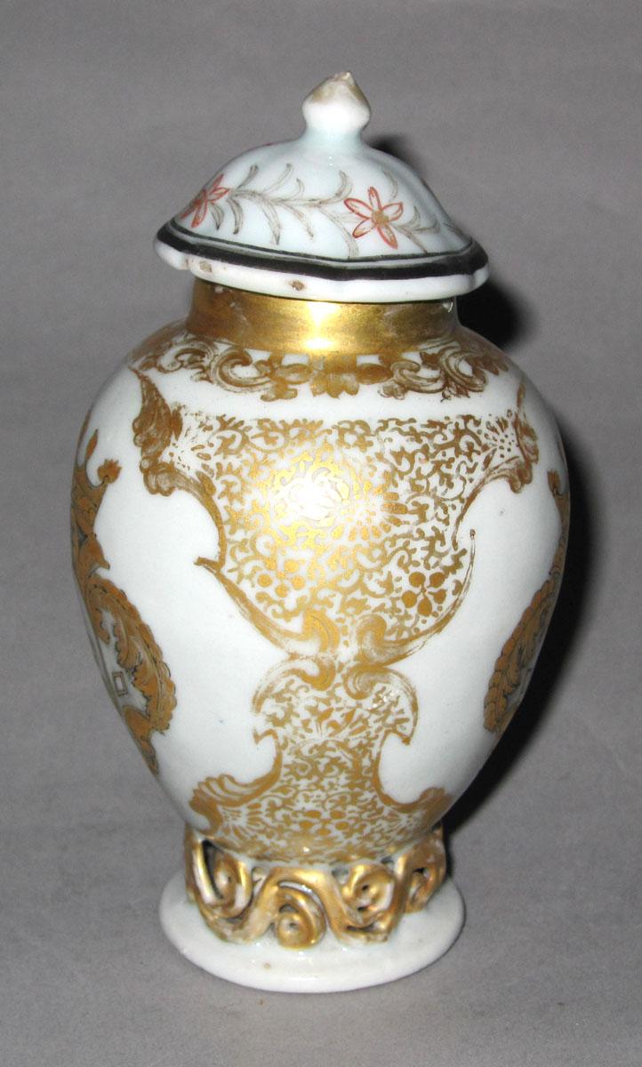 1960.0524 A,B Porcelain tea cannister face two