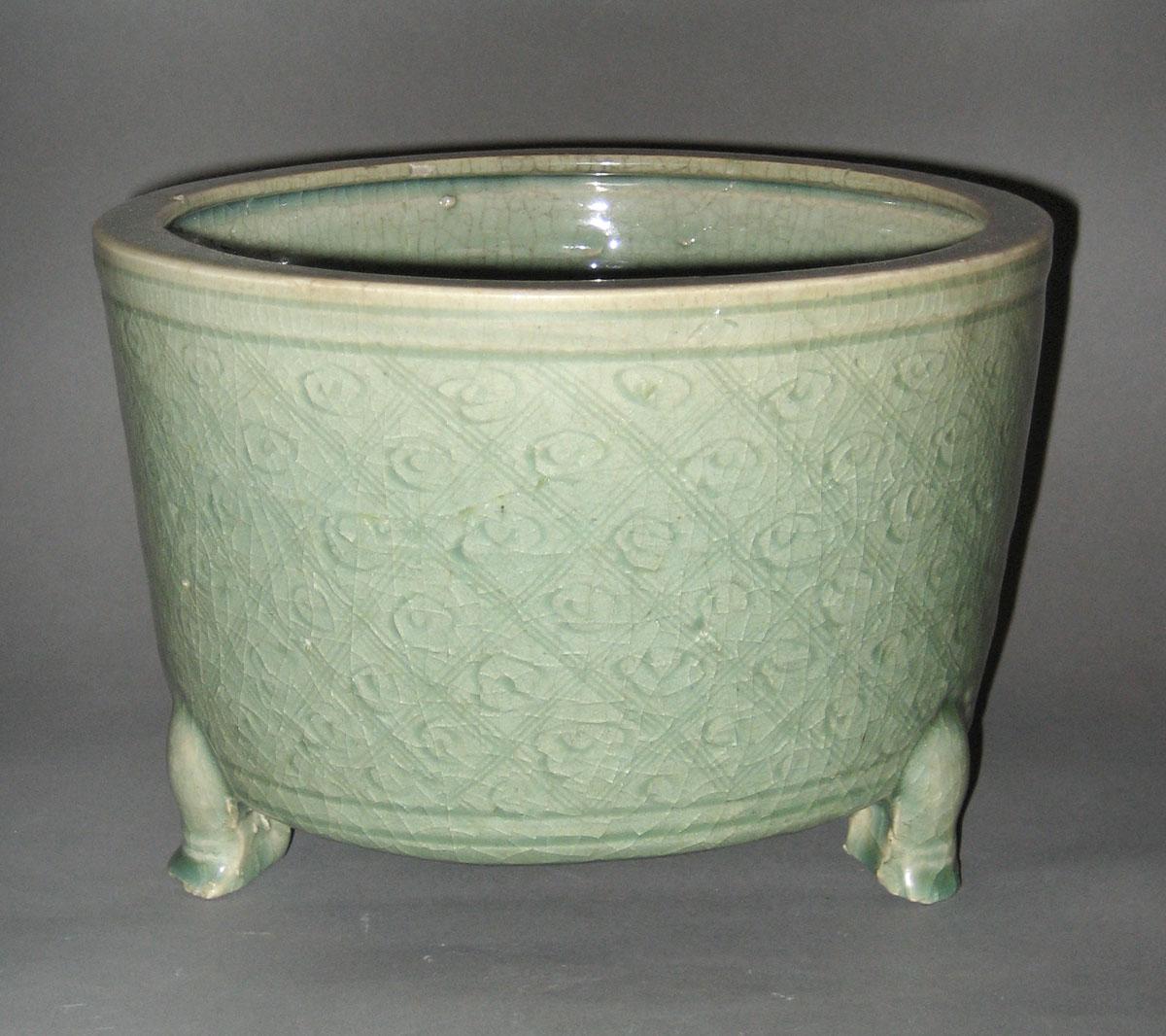 1960.0527 Celadon stoneware cachepot