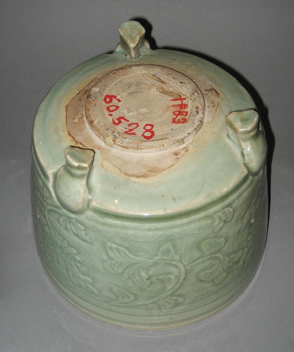 1960.0528 Celadon stoneware cachepot