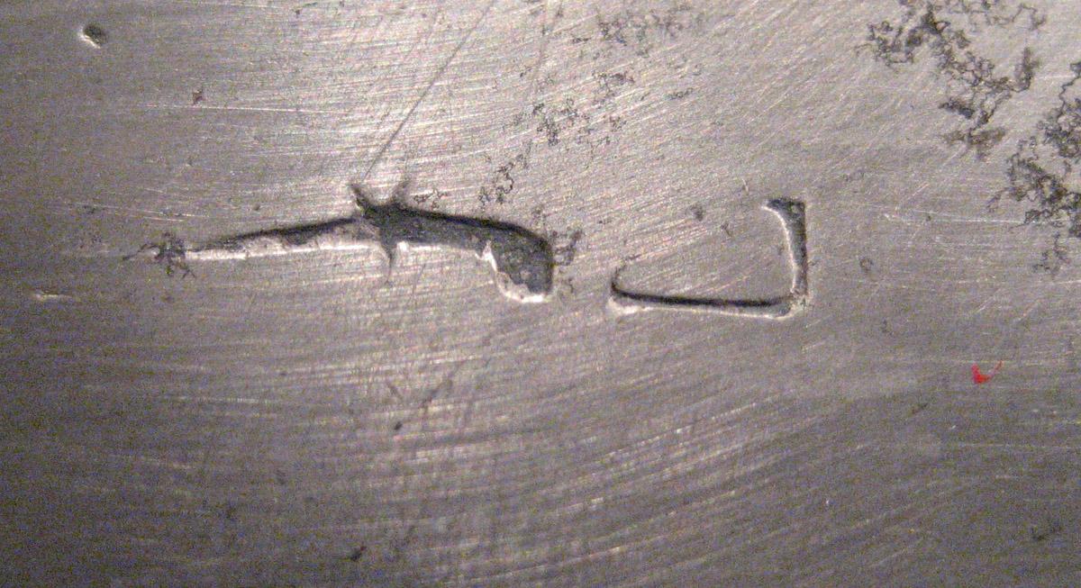 1954.0079.048 Knife (mark)