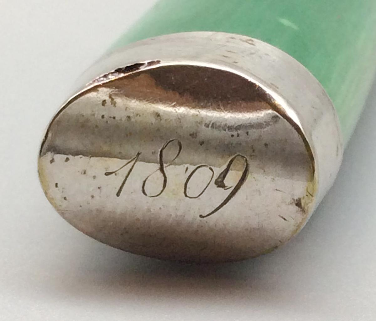 1954.0079.049 Knife sharpener, detail 1