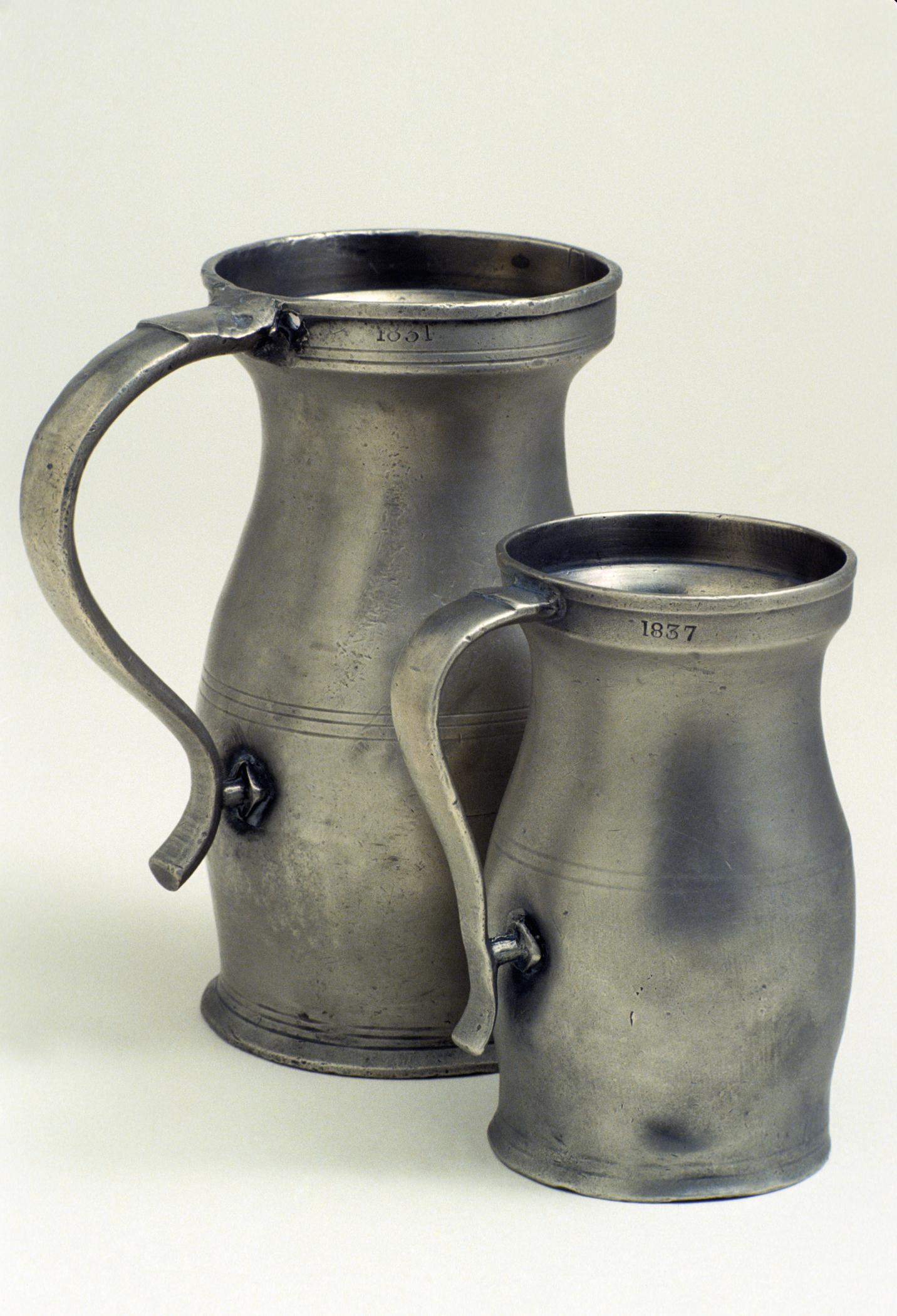 1960.0555, 1966.1185 Pewter measures