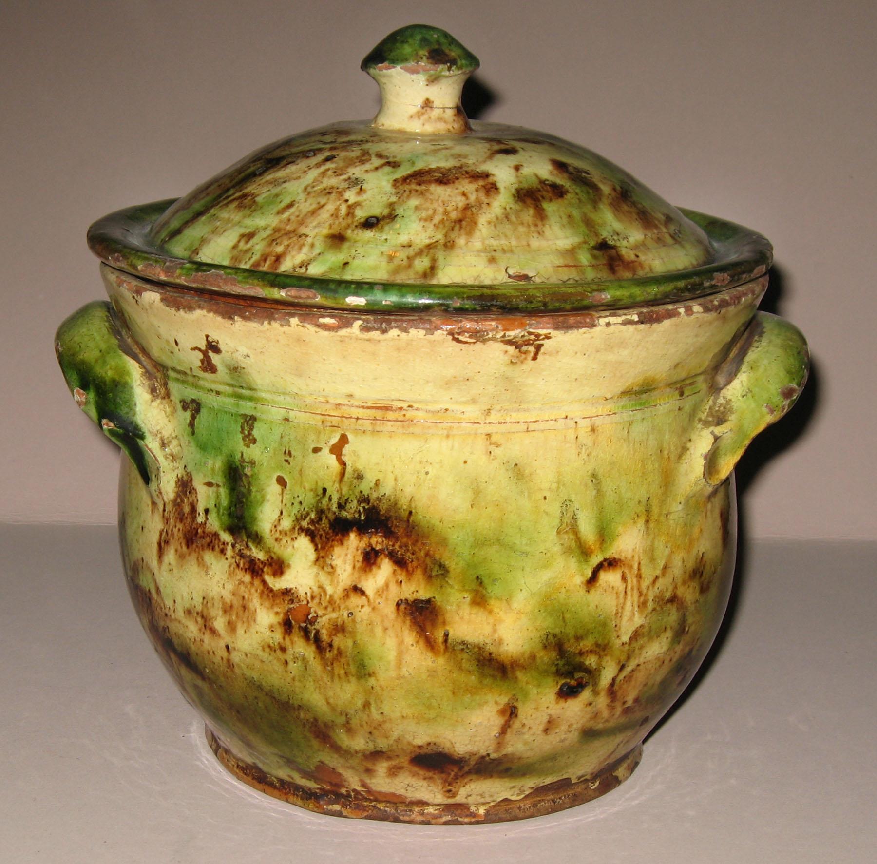 1960.0565 Slipware covered pot or jar