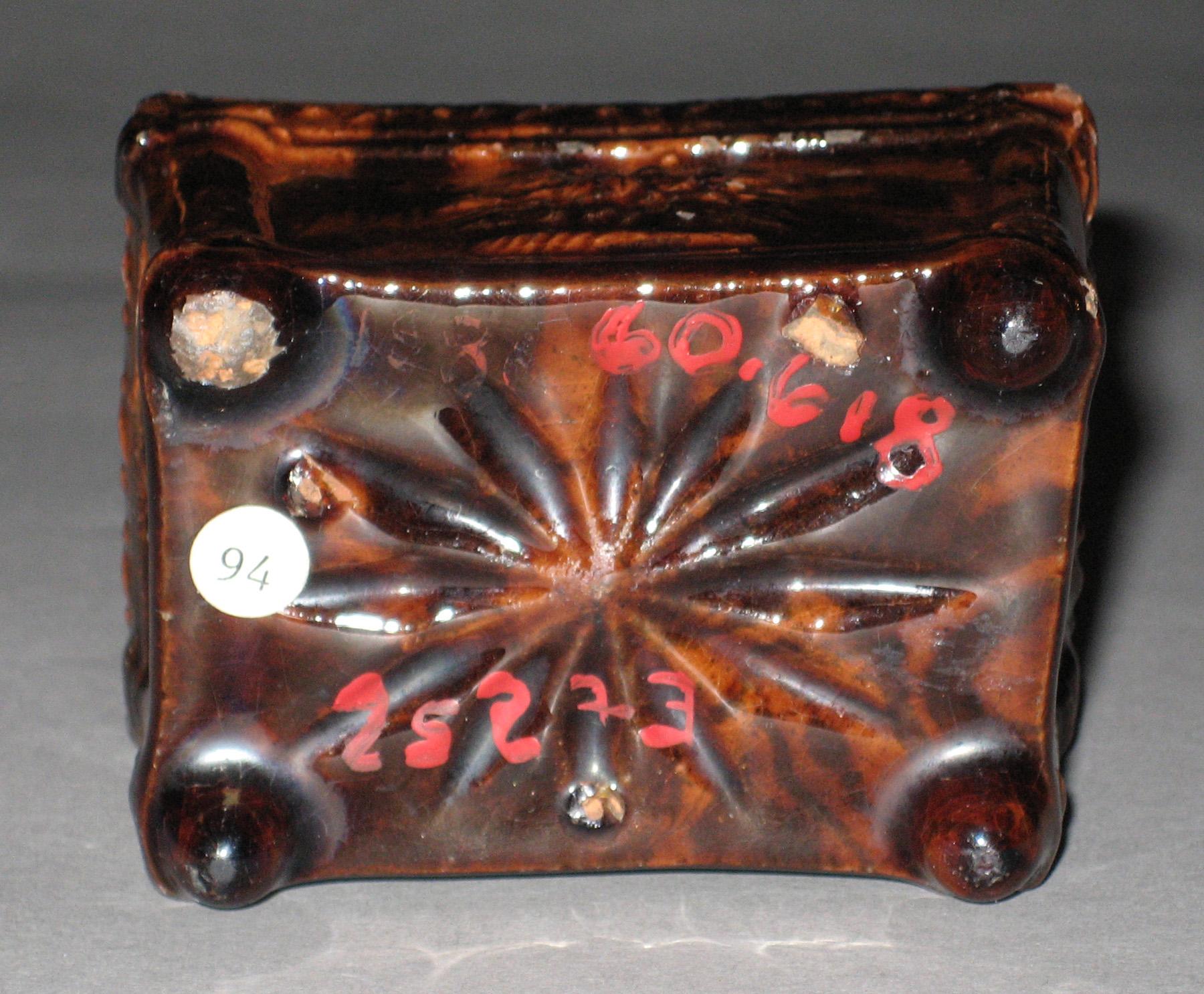 1960.0618 Agateware salt dish (bottom)