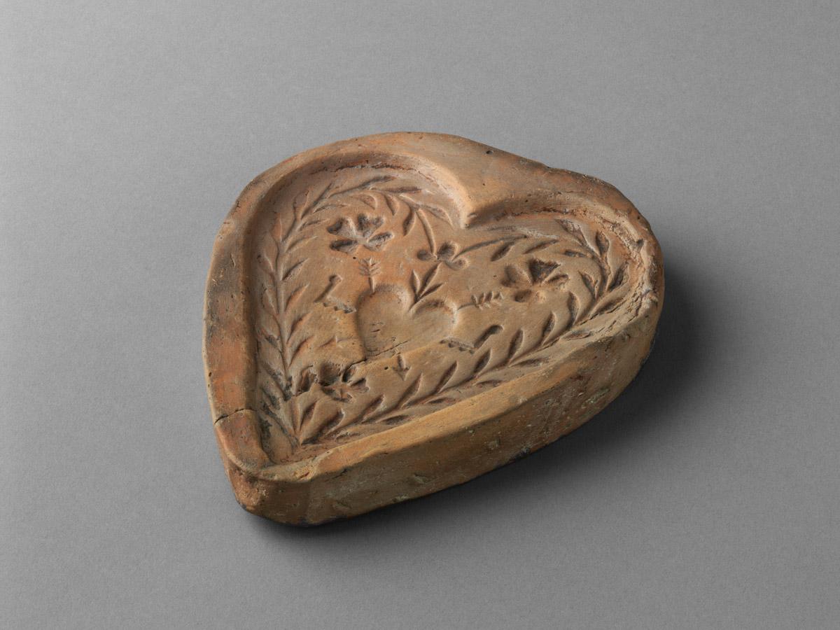 1960.0697 Earthenware heart mold