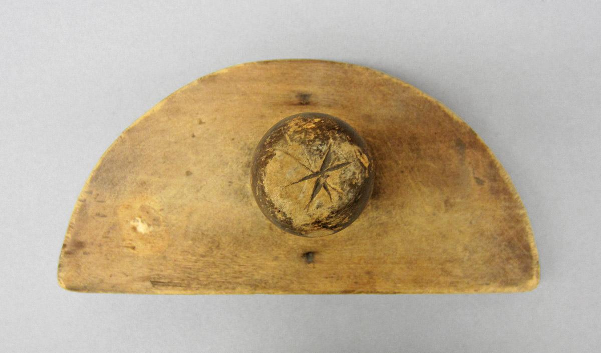 1960.0713, Butter mold, side 2