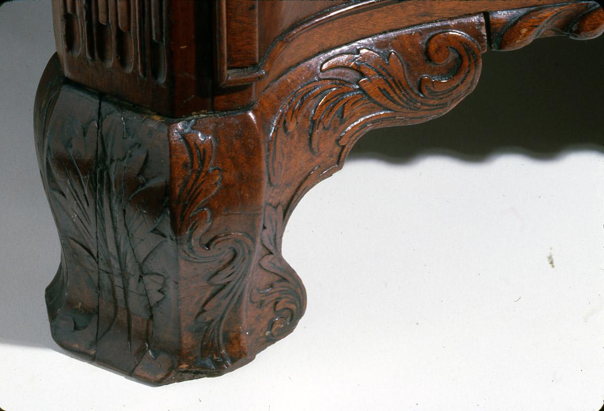 1954.0086 Chest, Chest of drawers (detail)