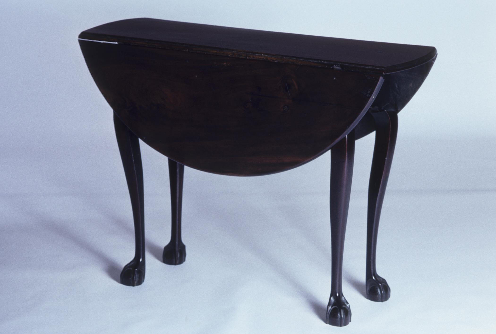 1960.0718 Table, view 2