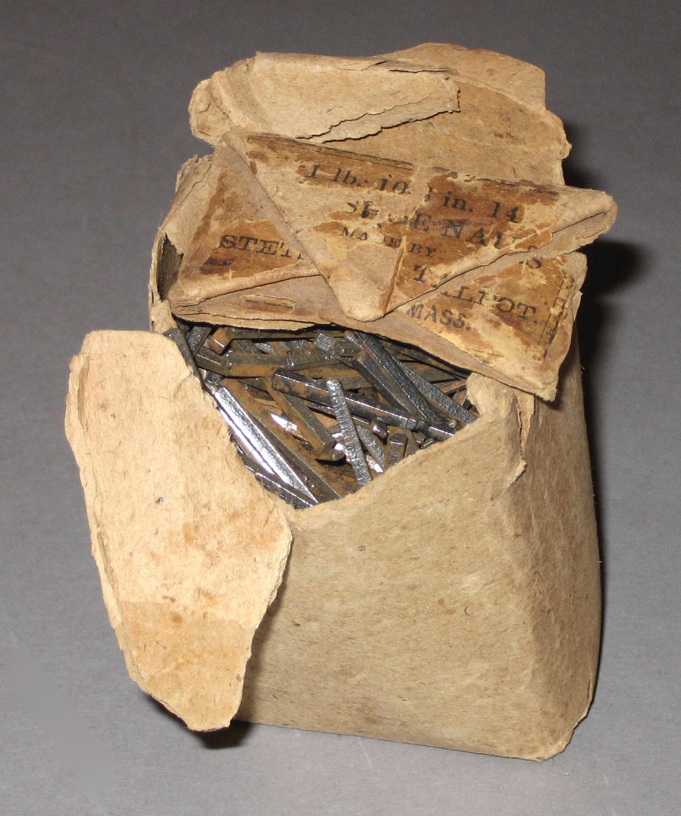 1954.0088.001 Box of nails