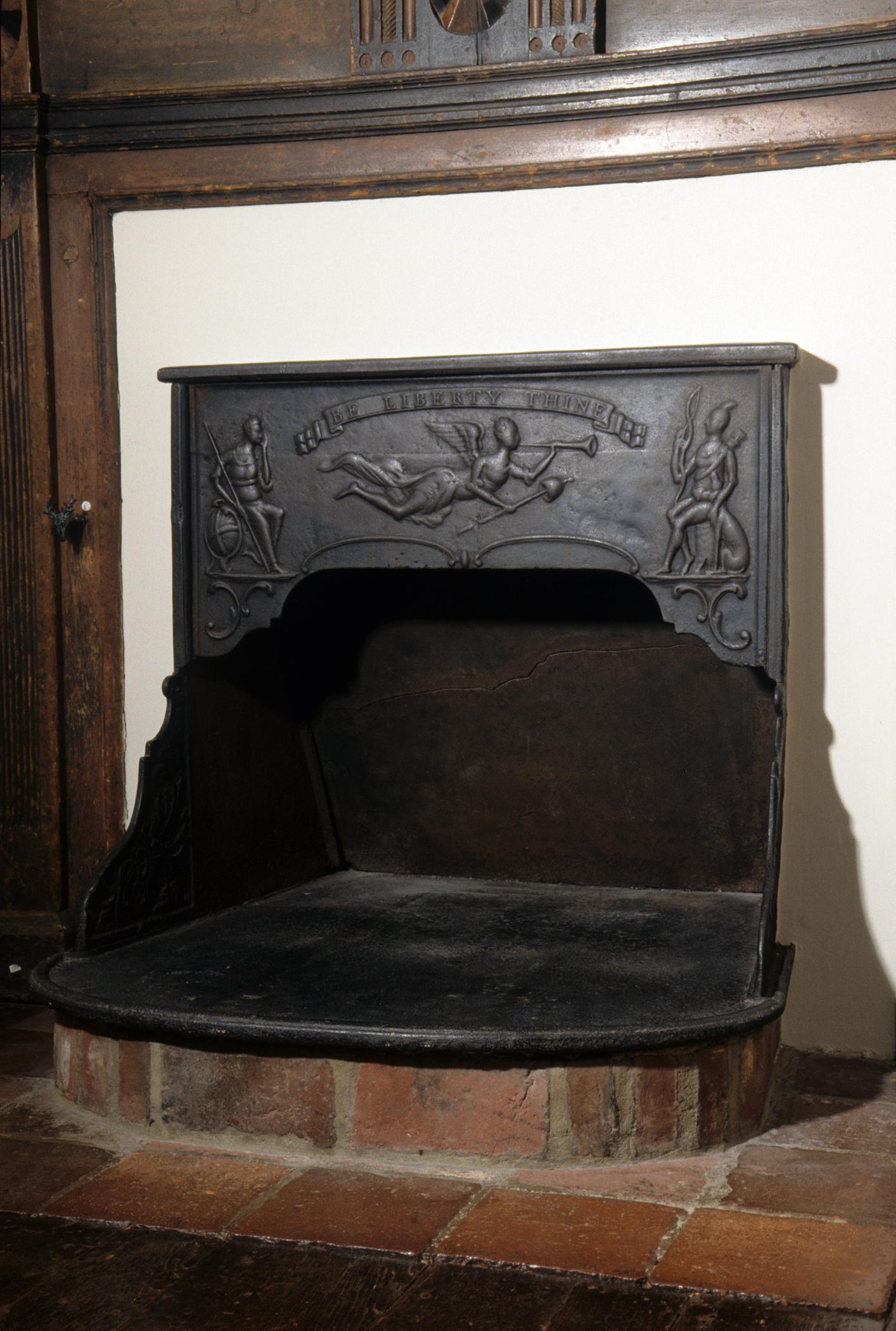 1960.0774 Franklin Stove