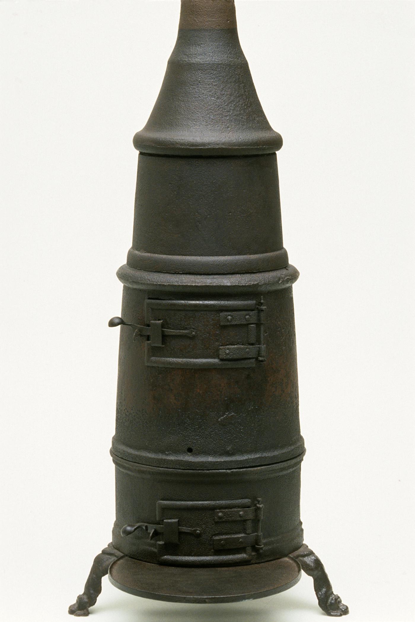1960.0776 Cannon Stove