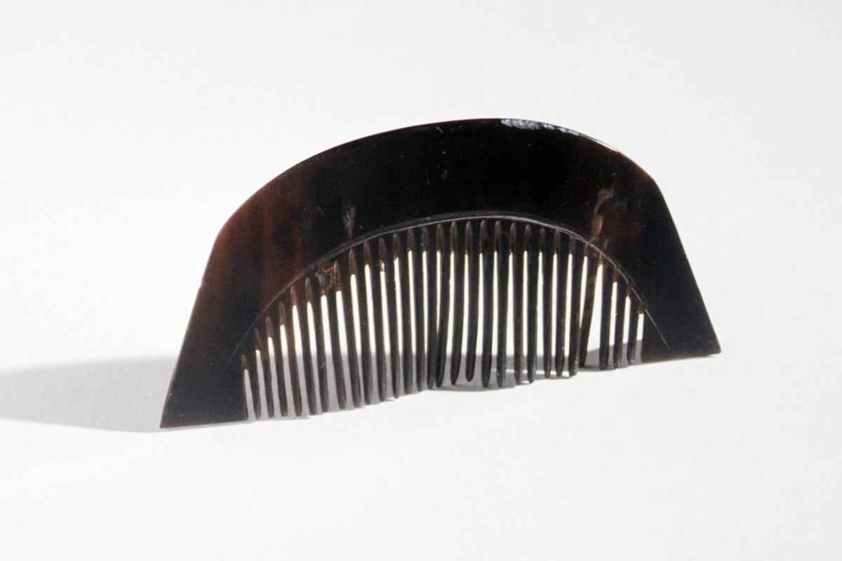 1960.0777 Comb
