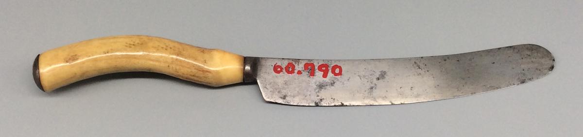 1960.0790 Knife, view 2