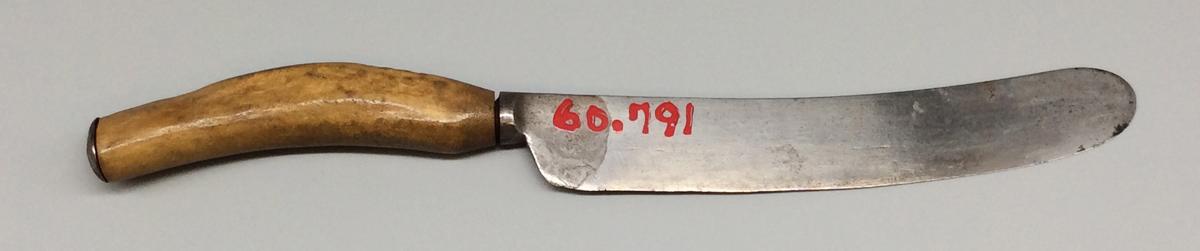 1960.0791 Knife, view 2