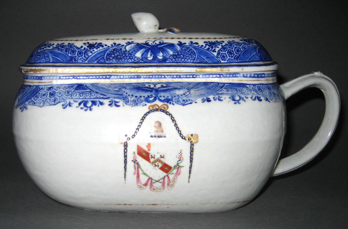 1960.0803.002 A, B Porcelain Bourdaloue side 1