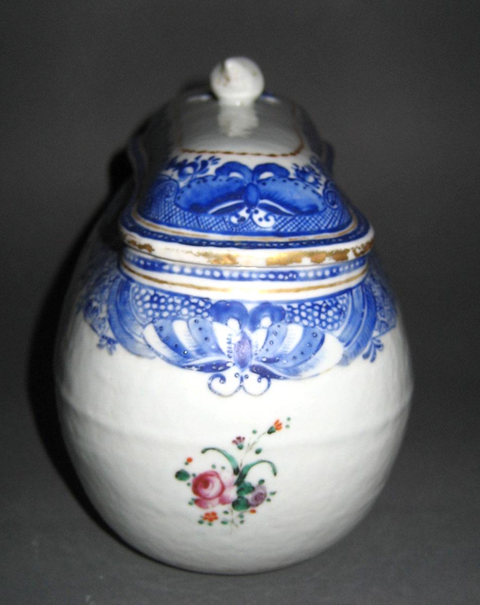 1960.0803.002 A, B Porcelain Bourdaloue front