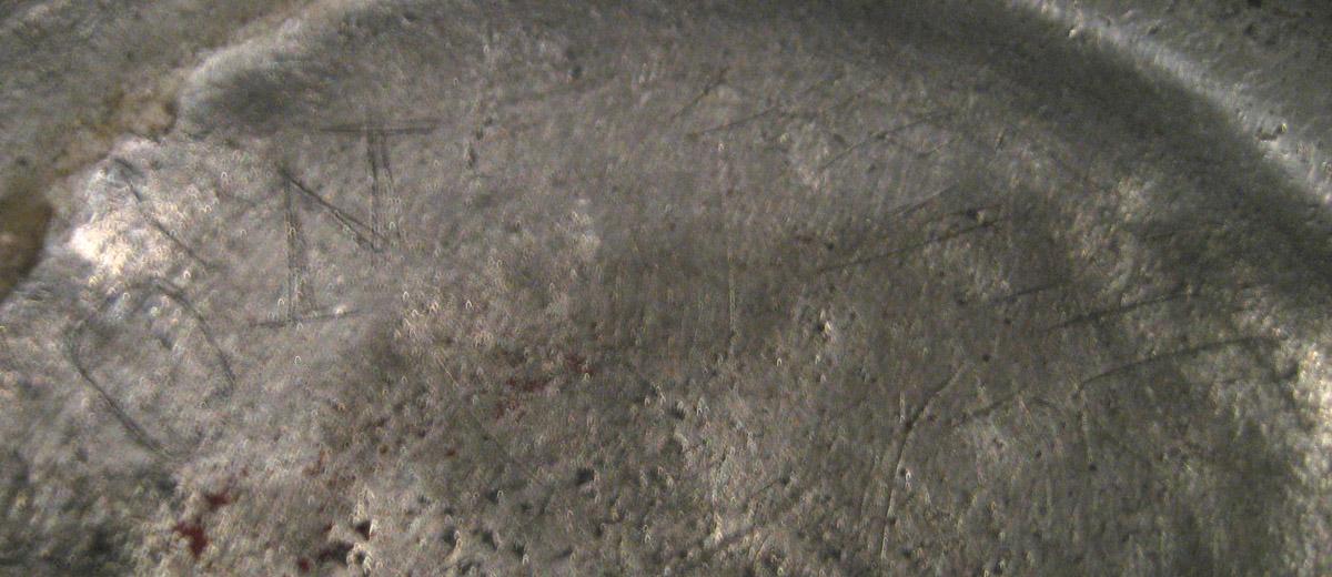 1960.0923 Porringer (inscription 1, view 2)