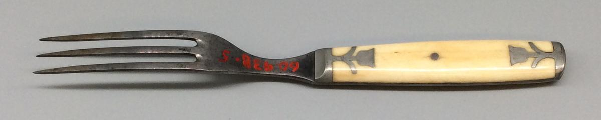 1960.0938.005 Fork, view 2