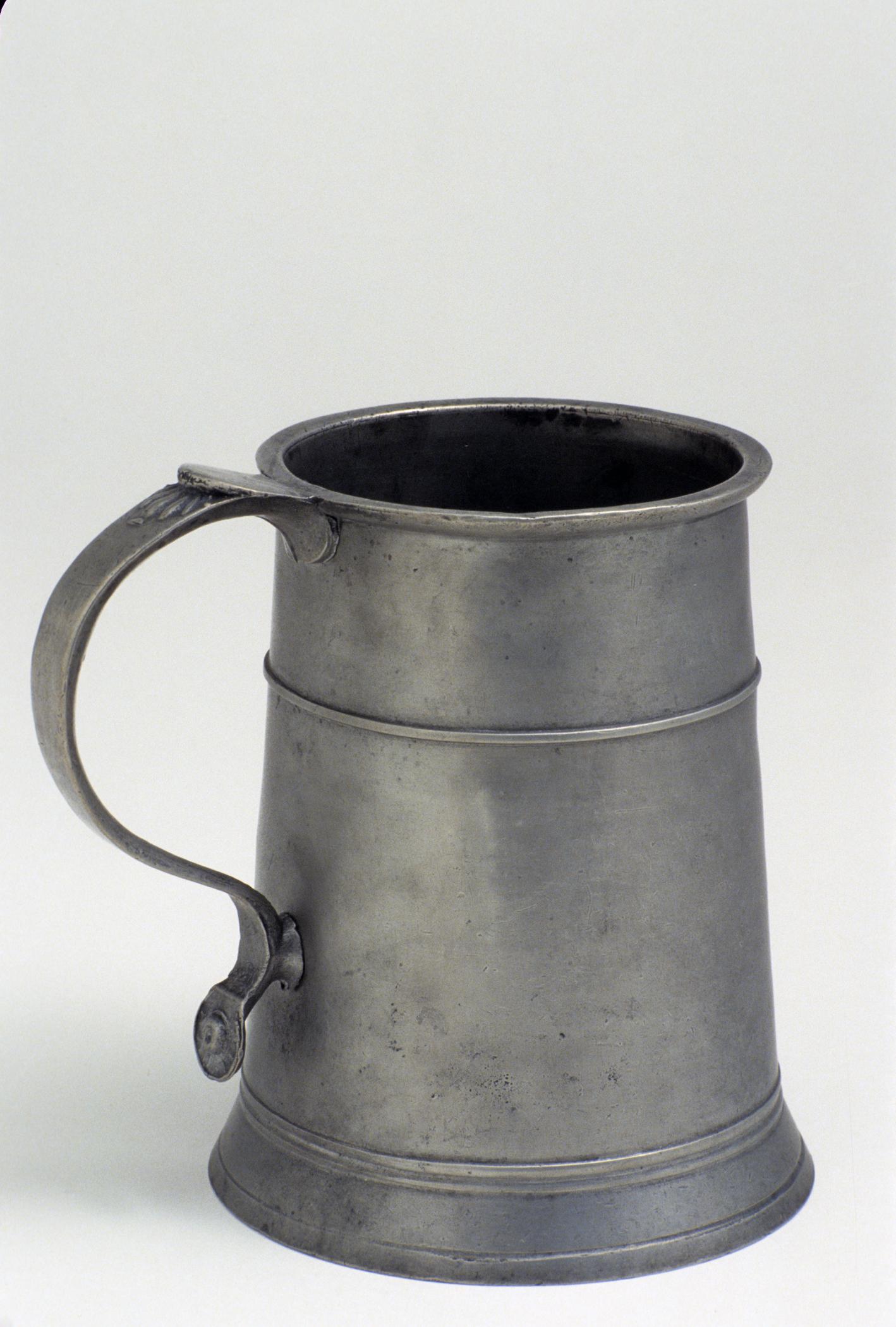 1960.0944 Pewter mug