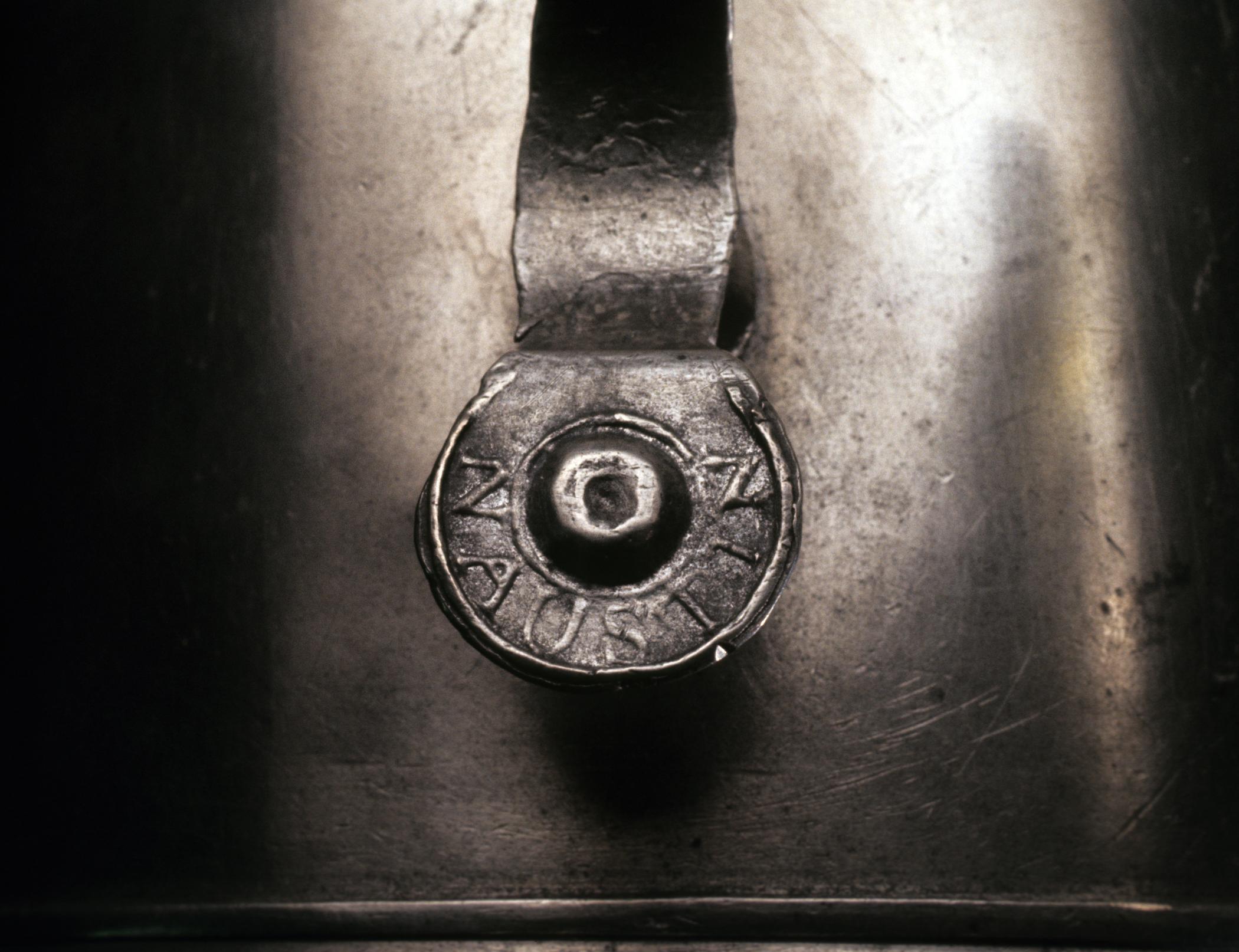 1960.0944 Pewter mug (mark)