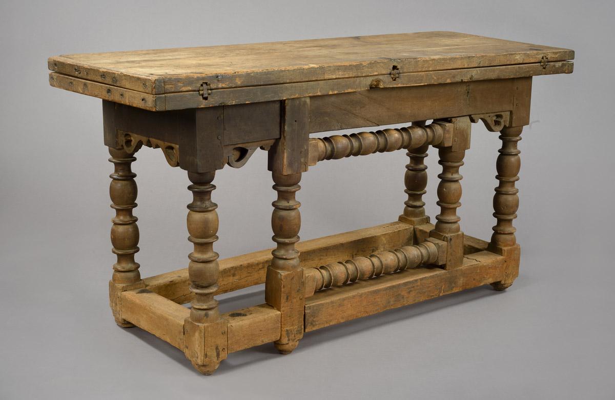 1954.0094 Table, three quarter closed reverse view