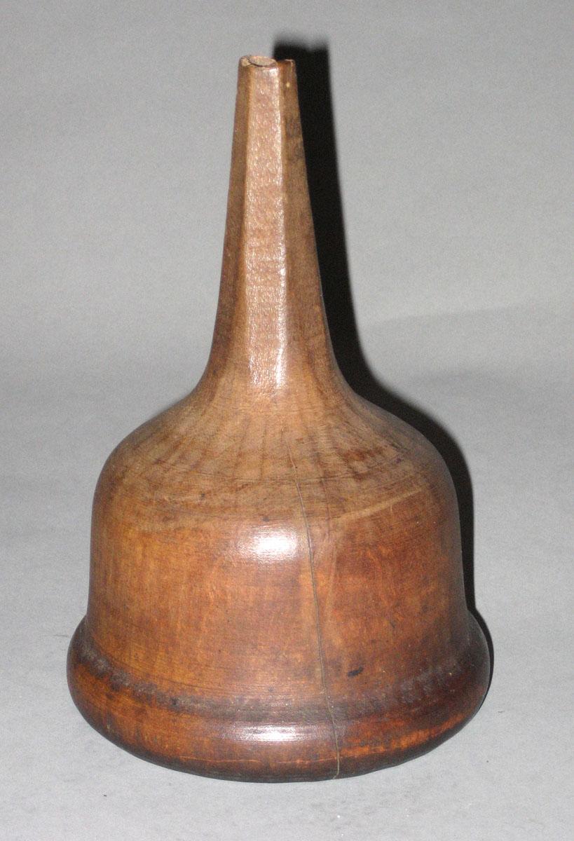 1960.0992 Funnel, view 2