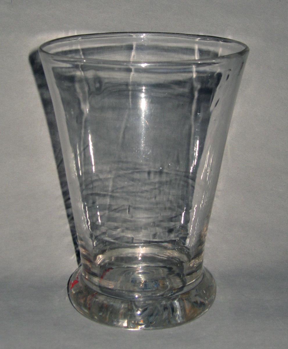 1960.1008 Glass beaker