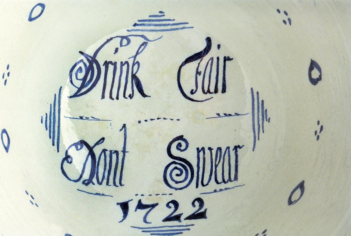 1960.1014 Bowl, Inside Detail