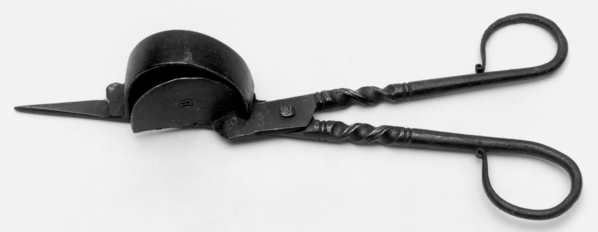 1960.1021 Snuffer