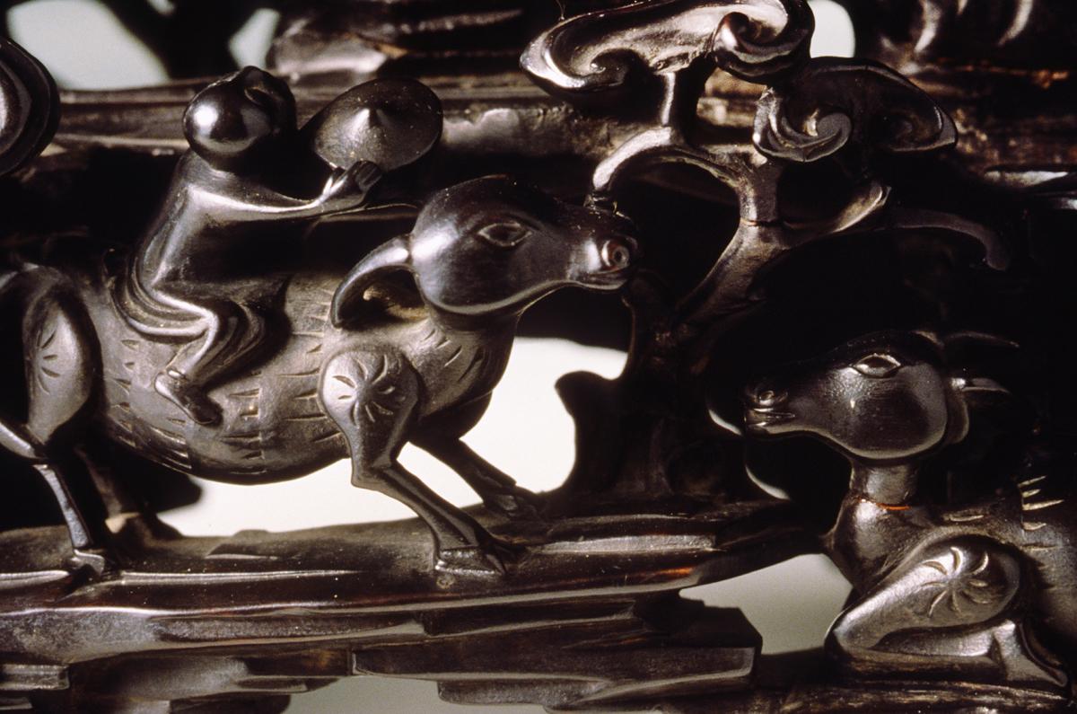 1960.1042 Rhinoceros Horn, Detail