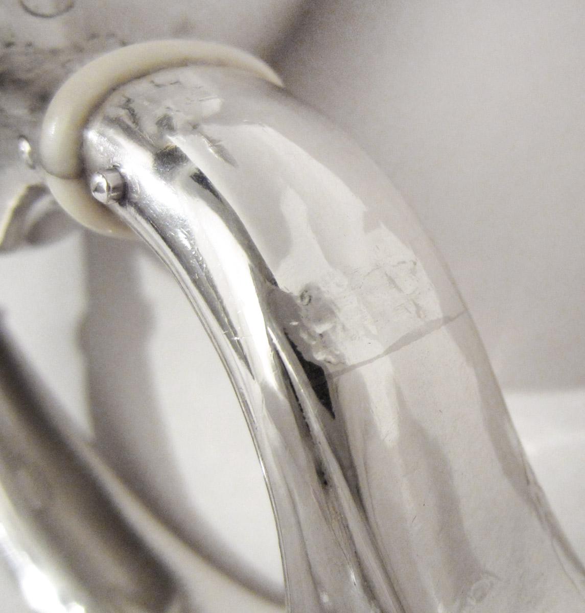 1960.1045 Teapot, detail 4