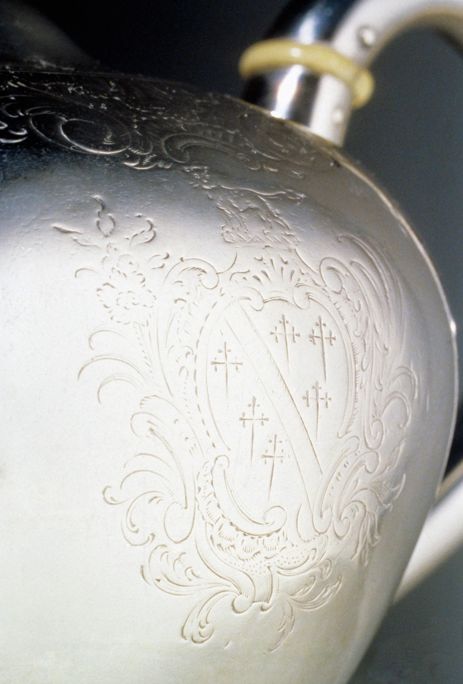 1960.1045 Teapot, detail 1