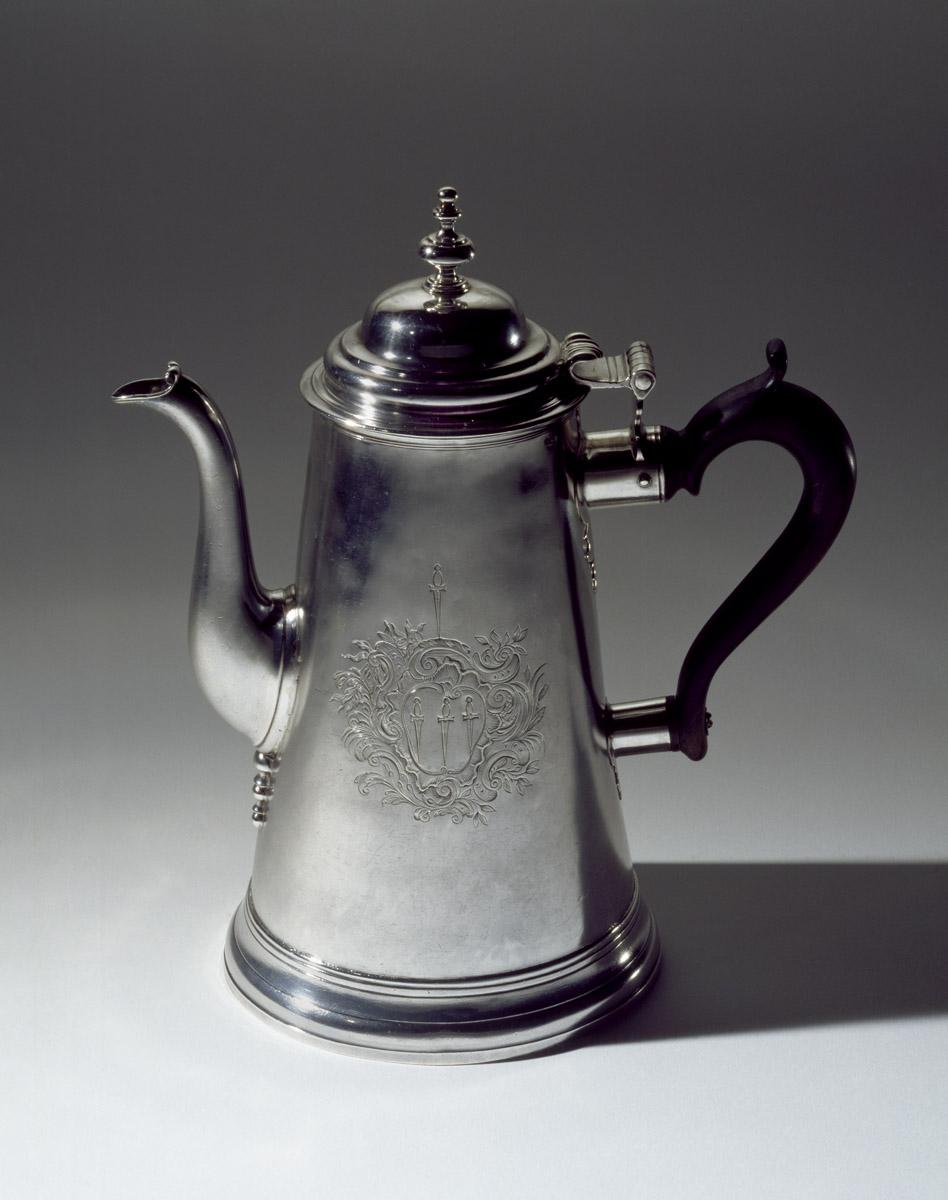 1960.1048 Coffee pot