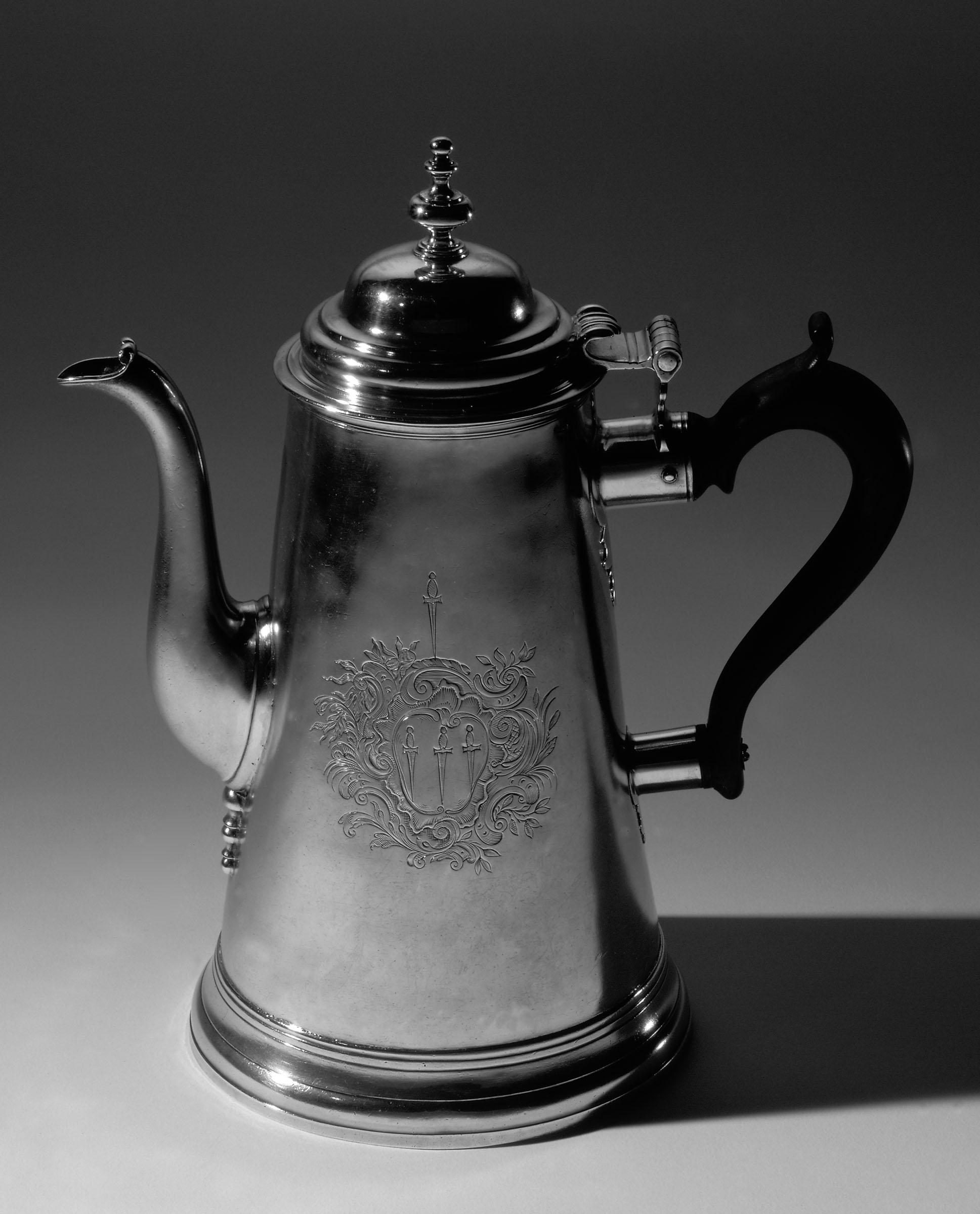 1960.1048 Coffee pot, view 2
