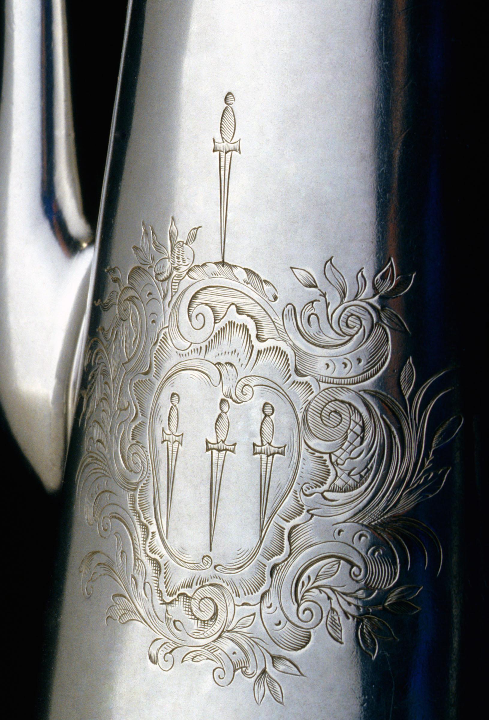 1960.1048 Teapot, detail 2