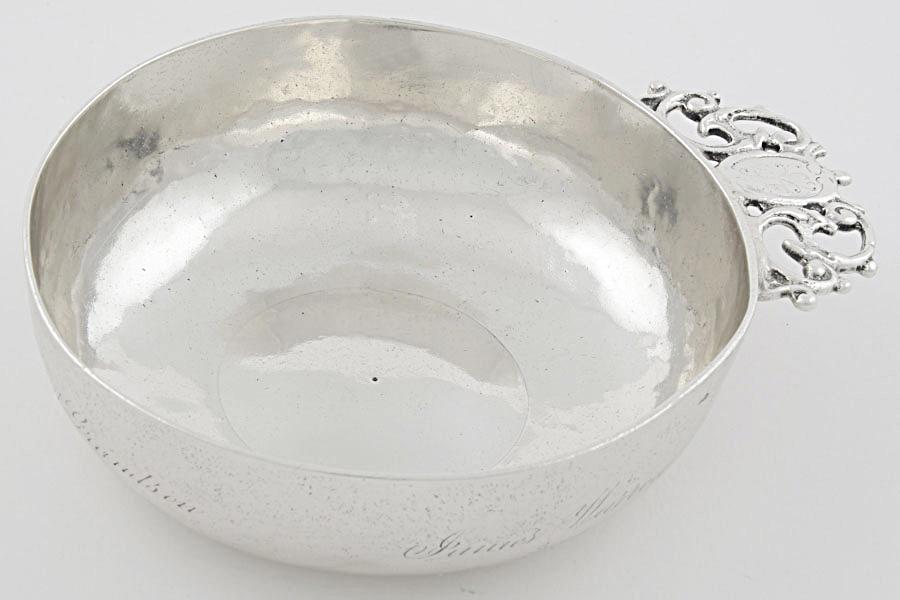 1960.1050 Porringer