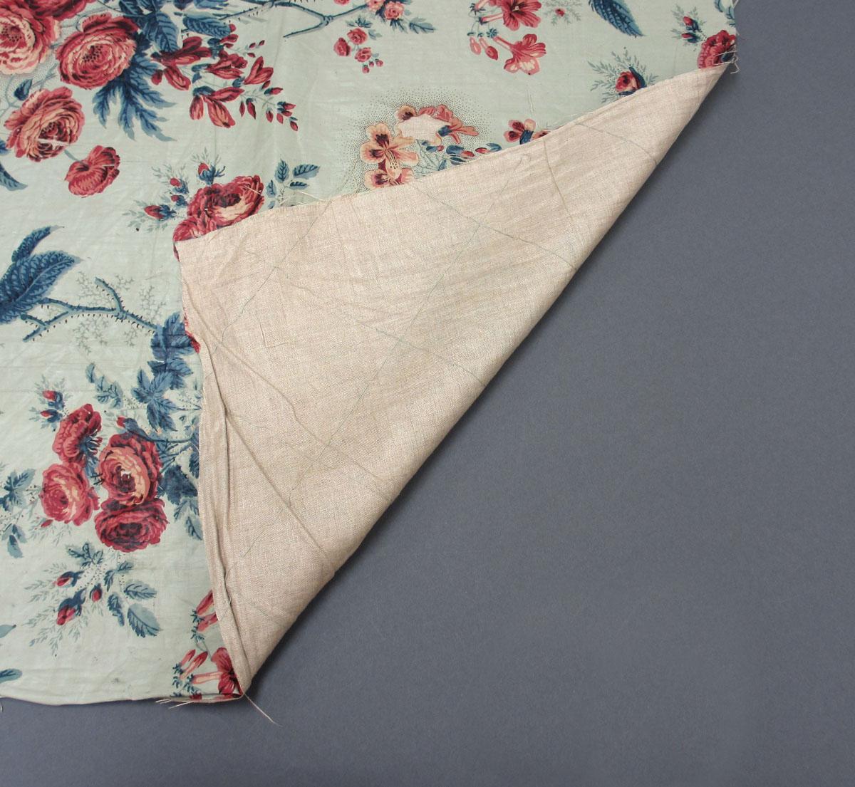 1960.1051.001 Textile, printed partial folded corner