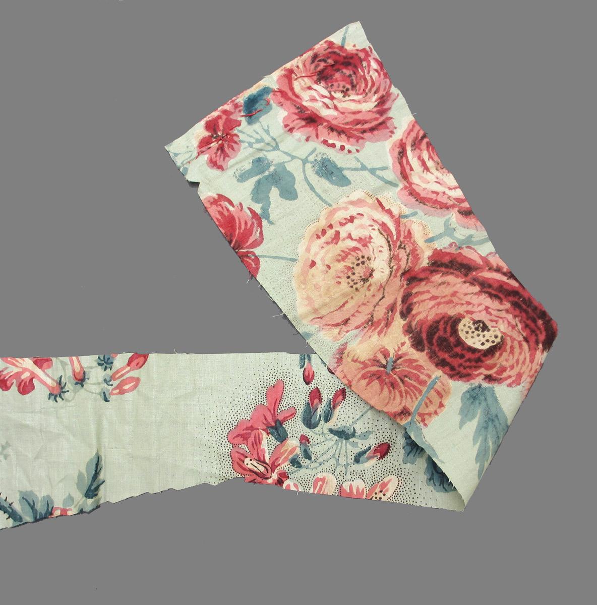 1960.1051.004 textile, printed folded corner