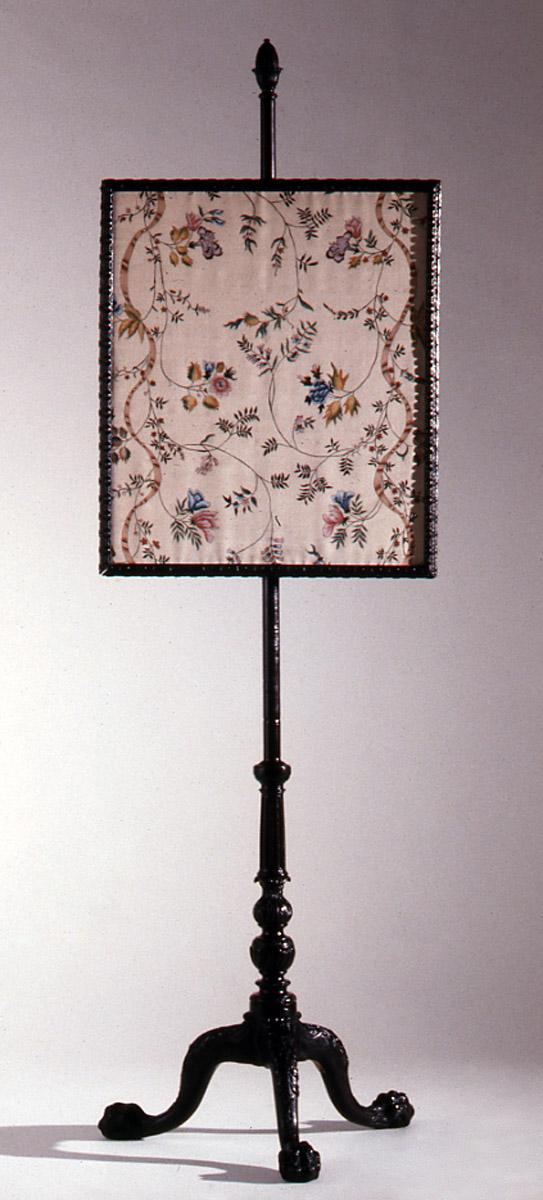 1960.1065 Fire screen