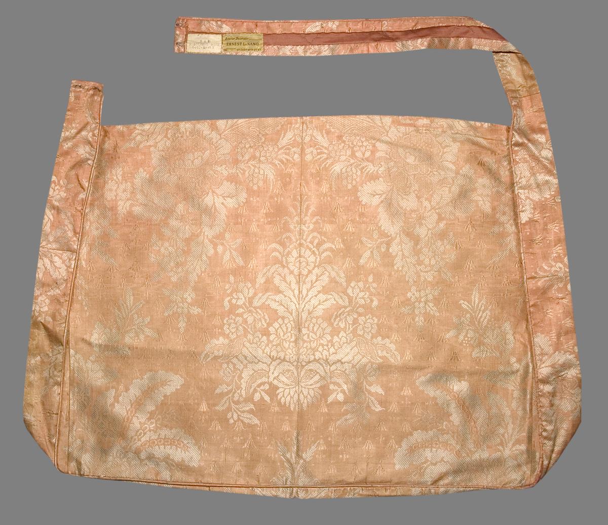 1969.8154.004 Slip Cover