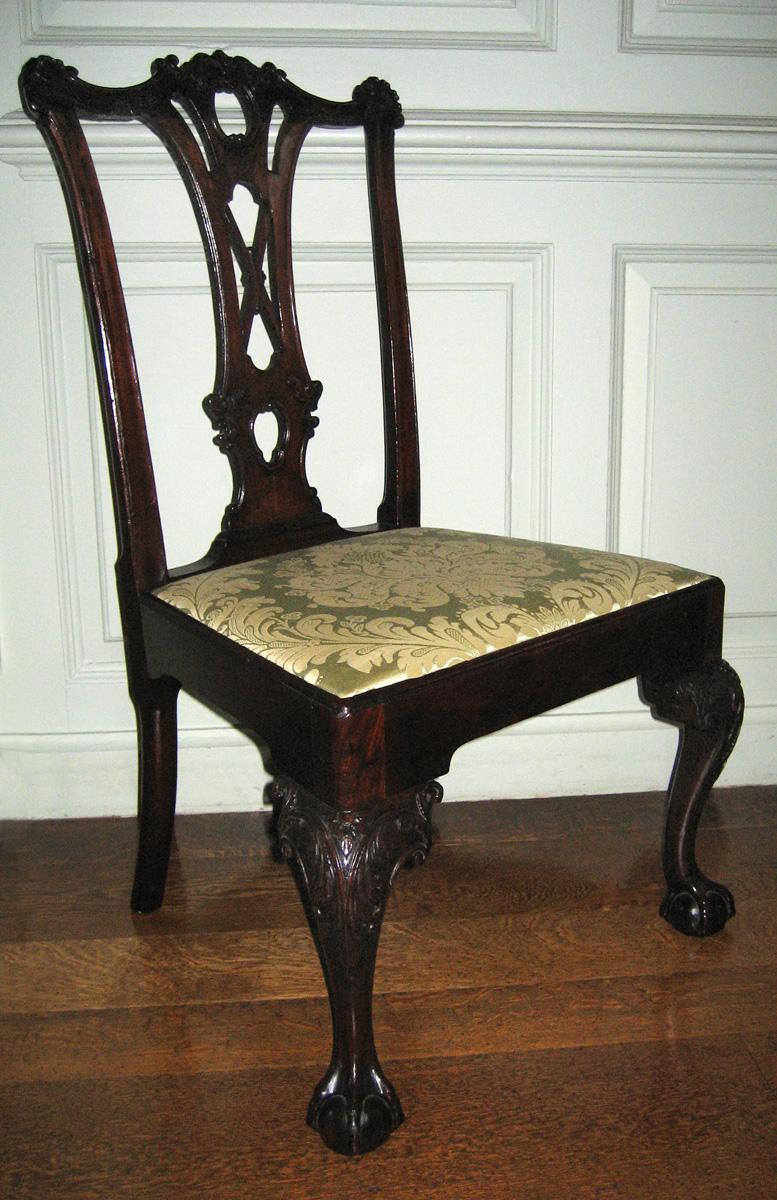 1960.1067.002 chair with 1989.0513.004 slip seat view 1