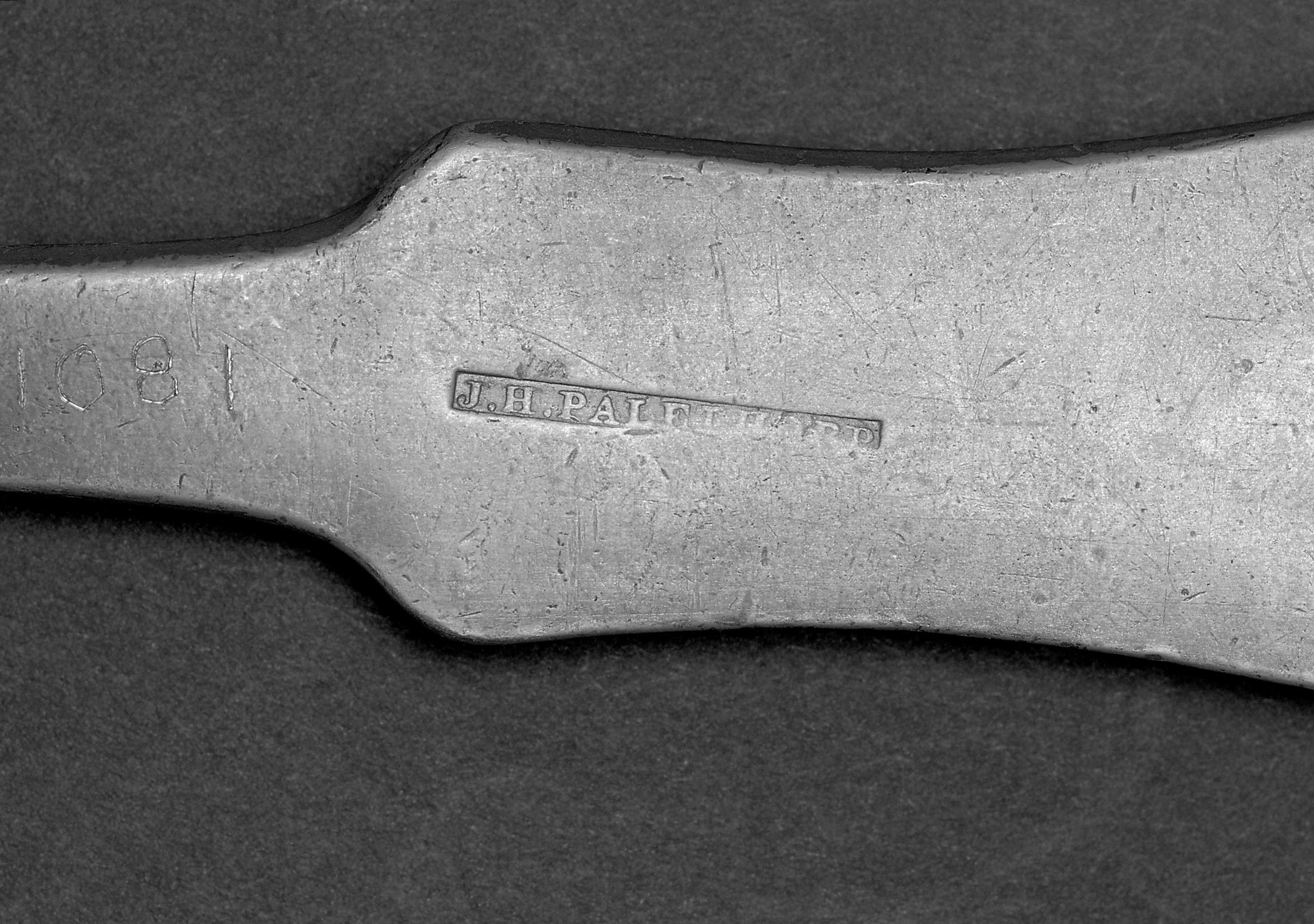 1960.1081 Pewter ladle (mark)