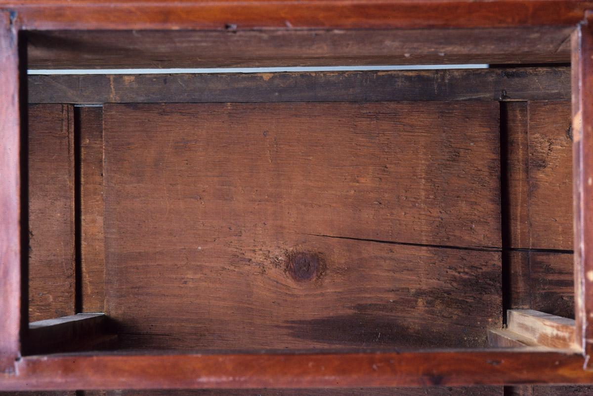 1954.0101 Chest of drawers, detail 1