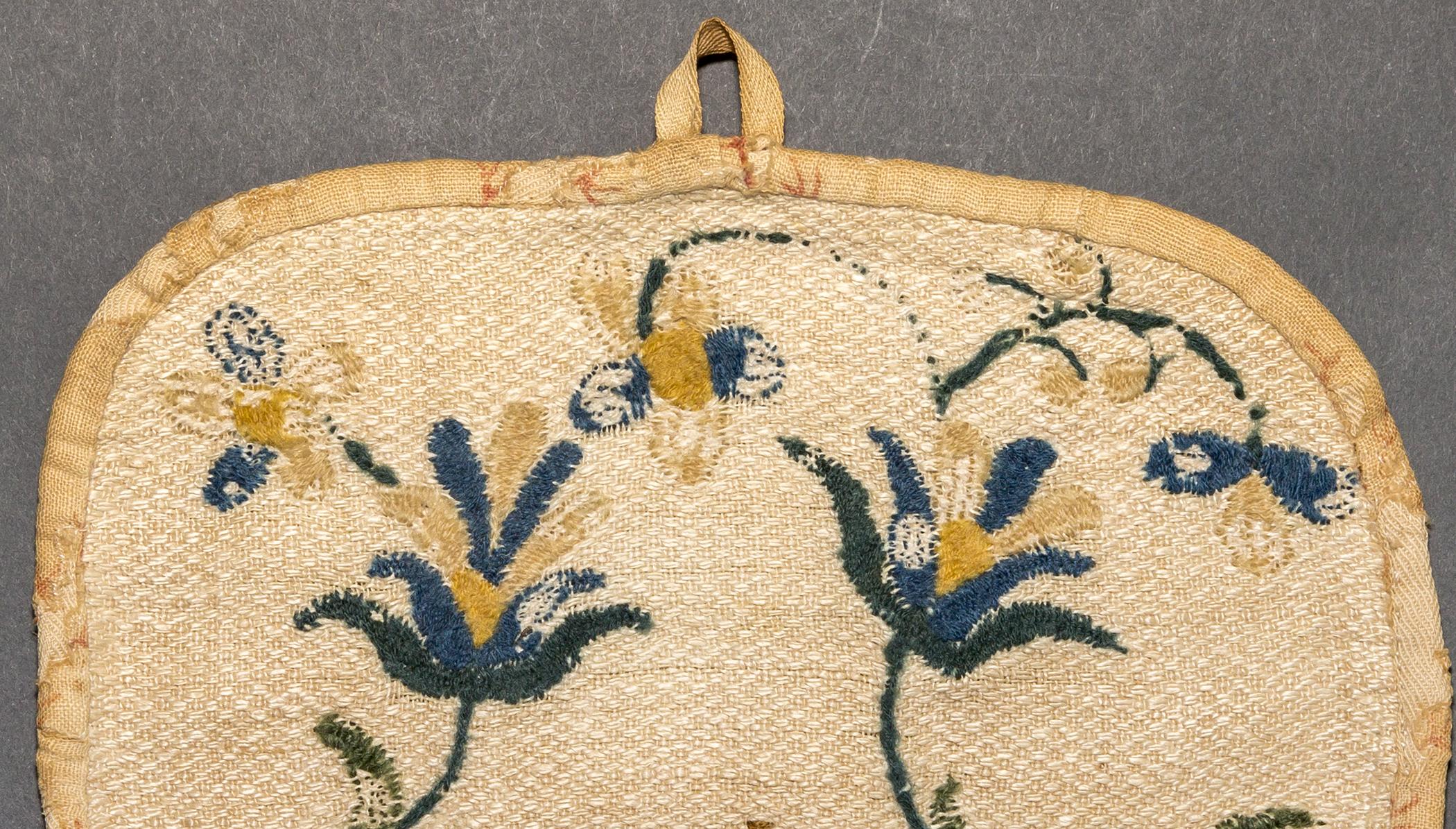 1960.1111 Pot holder, detail 1