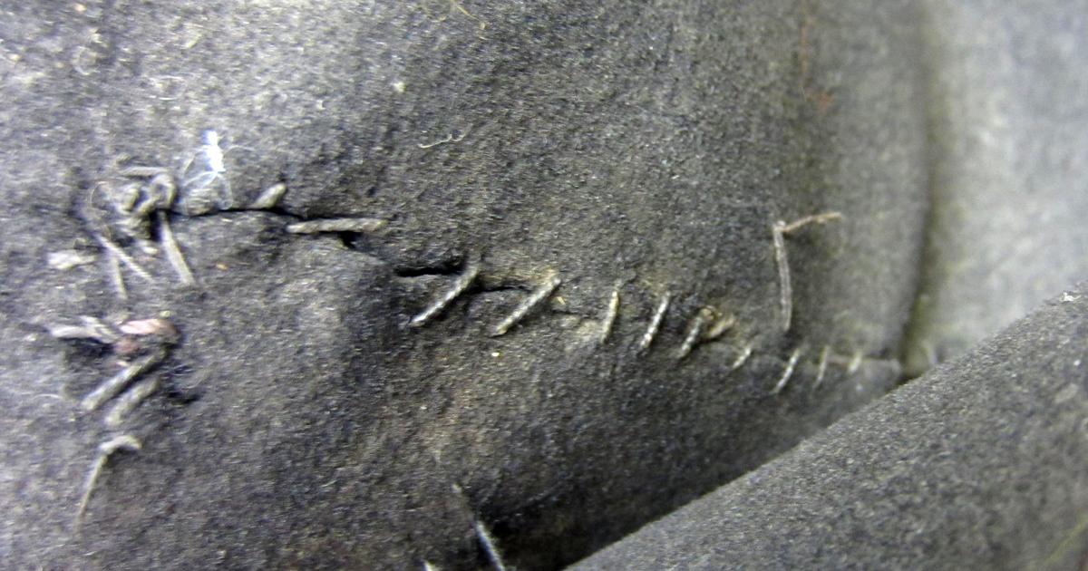 1960.1118 Hat, Repair